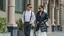 Pose candid sambil berjalan dengan saling melihat, pasangan ini terlihat manis. Sejak Nasya Marcella dilamar Asyer pada 1 Oktober lalu, kisah cinta keduanya tak lepas dari perhatian. Belum diketahui kapan Nasya dan Asyer melangsungkan pernikahan, namun tak sedikit netizen yang mendoakan kelancaran untuk pernikahan bintang sinetron Yang Masih di Bawah Umur ini. (Liputan6.com/IG/@nasyamarcella)