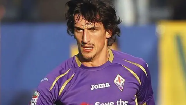 Bek Fiorentina Ini Ingin Gabung Ke Milan (Udah)