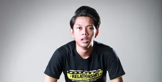 Komedian Bayu SKAK tak hanya piawai dalam mengocok perut, namun rupanya ia juga memiliki keahlian untuk membuat film animasi. Bayu SKAK pun ingin memperkuat animasi Indonesia melalui Youtube. (Febio Hernanto/Bintang.com)