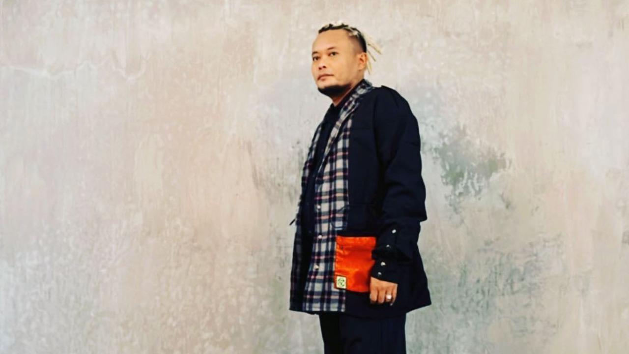 Menurut Rizky Febian, sang ayah juga pernah dibayar pakai nasi kotak. Cerita itu disampaikan Rizky Febian ke Deddy Corbuzier.