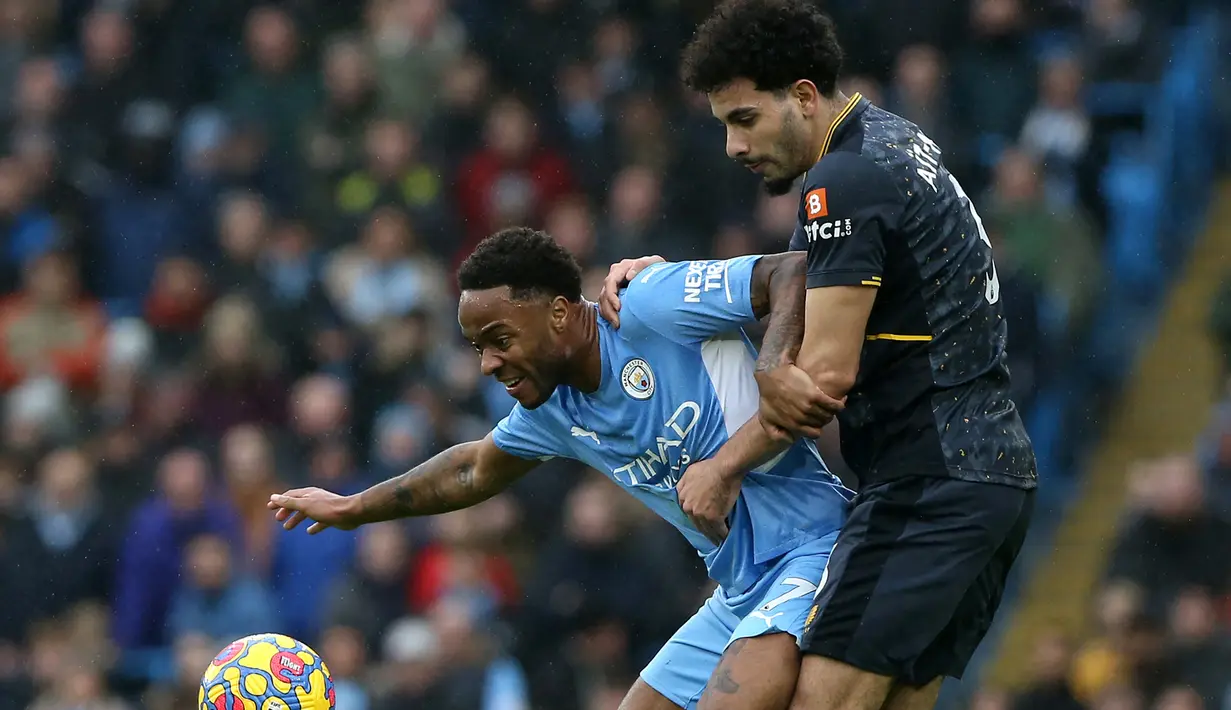Raheem Sterling. Gelandang serang Inggris berusia 27 tahun ini telah mencetak total 76 gol di Liga Inggris sejak Pep Guardiola membesut Manchester City pada awal musim 2016/2017. Ia sendiri didatangkan dari Liverpool semusim sebelum Pep Guardiola menjadi juru taktik The Citizens. (AFP/Nigel Roddis)