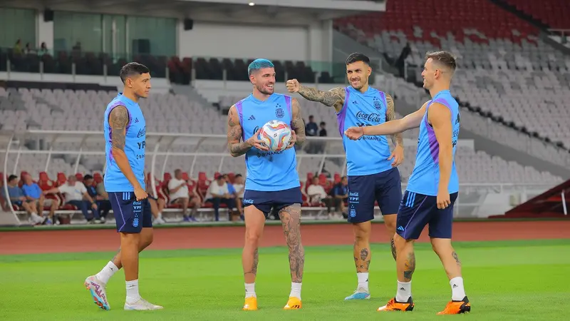 Timnas Argentina berlatih di Stadion Utama Gelora Bung Karno (SUGBK), Jakarta Pusat, untuk melawan Timnas Indonesia.