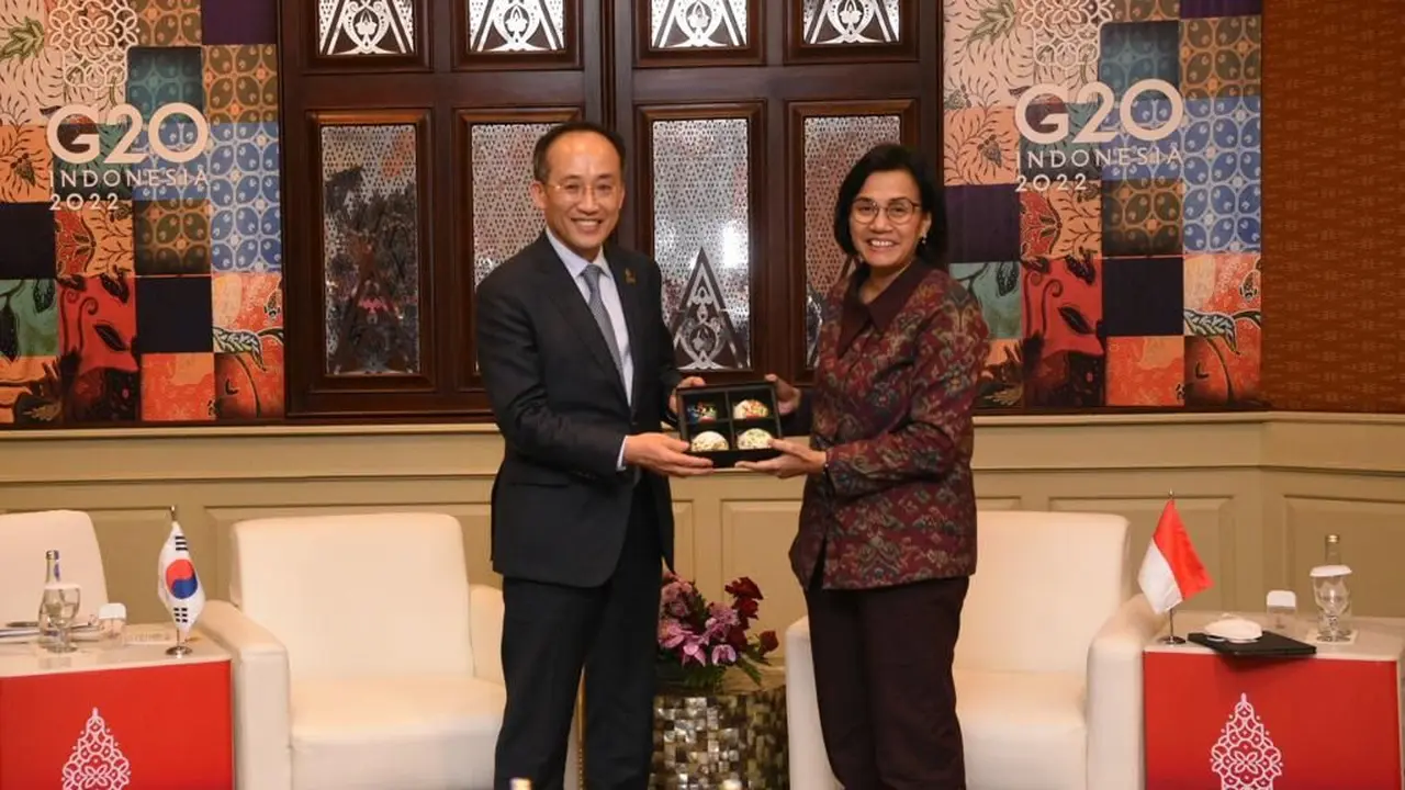 Menteri Keuangan Sri Mulyani Indrawati bertemu dengan Deputi Perdana Menteri Republik Korea Choo Kyung-ho. Keduanya membahas peluang investasi hijau hingga kultur kedua negara.