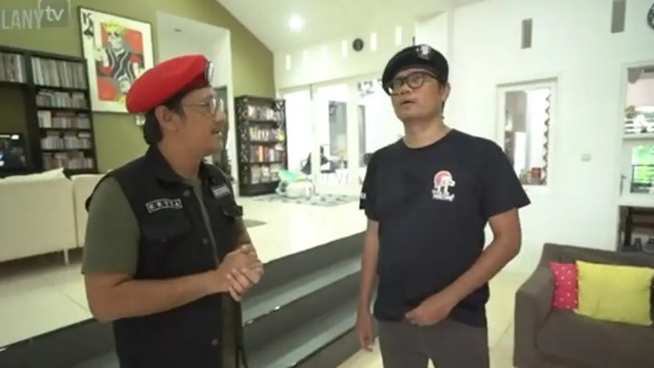 Andre Taulany menyambangi kediaman Soleh Solihun (YouTube/ TaulanyTV)