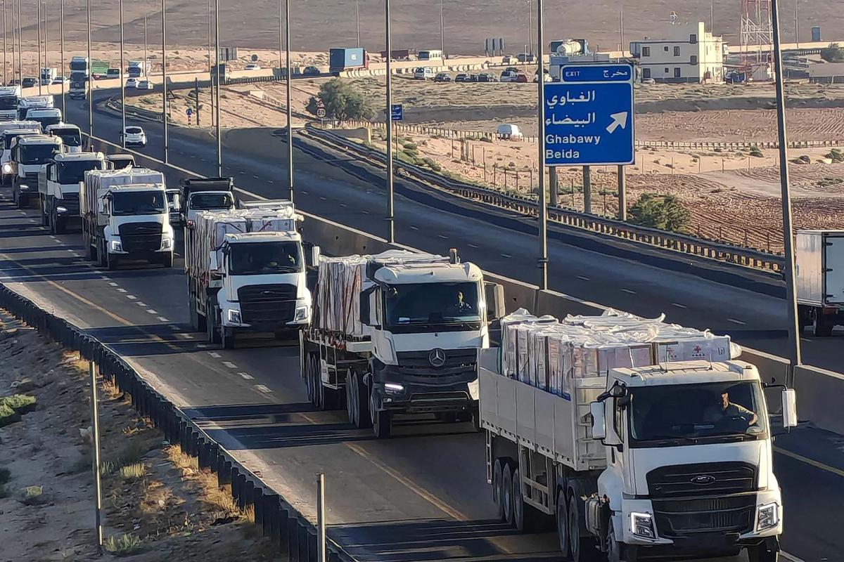 FOTO:  Israel Umumkan Jeda Taktis, Truk Bantuan Mulai Masuk Gaza