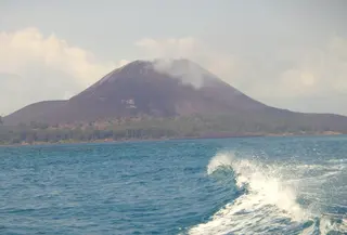 Gunung Anak Krakatau di Selat Sunda, Banten. (Liputan6.com. Yandhi Deslatama)