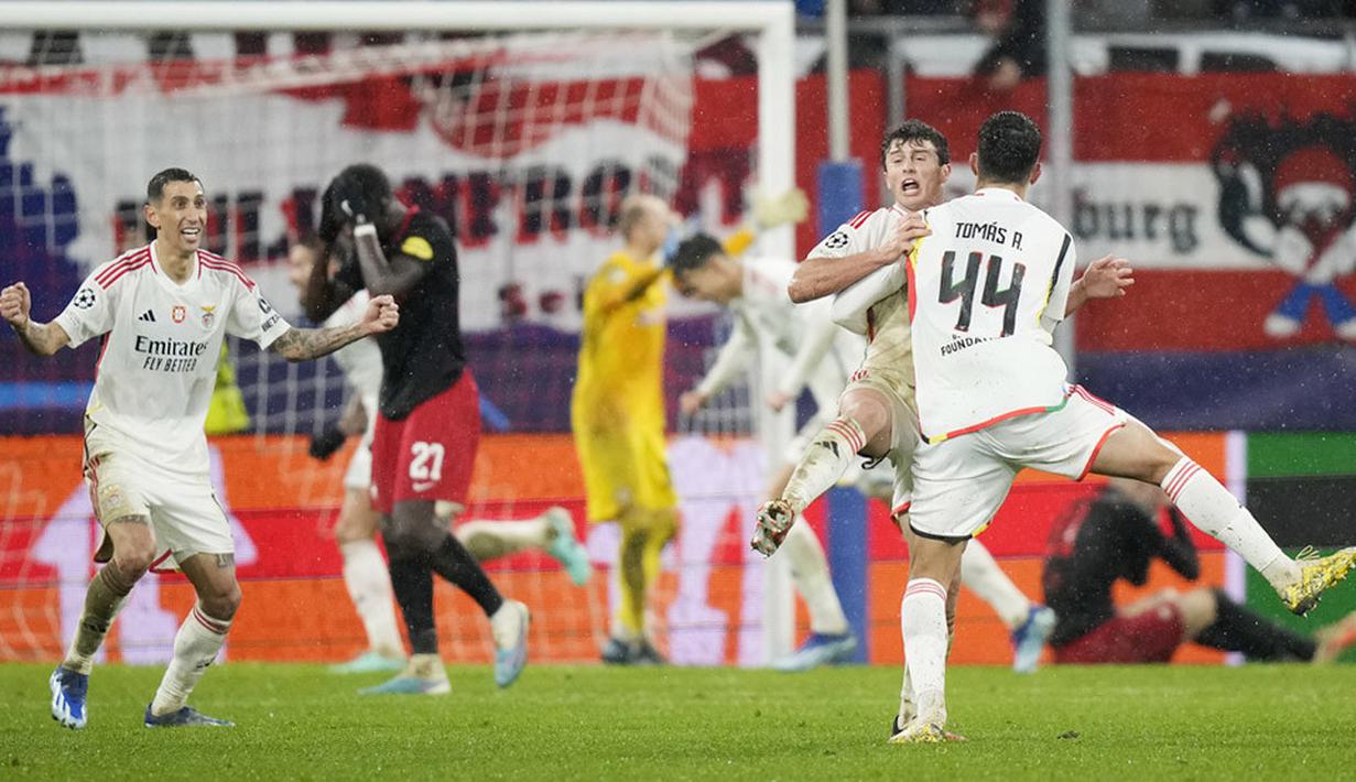 Benfica secara dramatis mengamankan jatah turun kasta ke Liga Europa setelah menang 1-3 dari RB Salzburg. (AP Photo/Matthias Schrader)