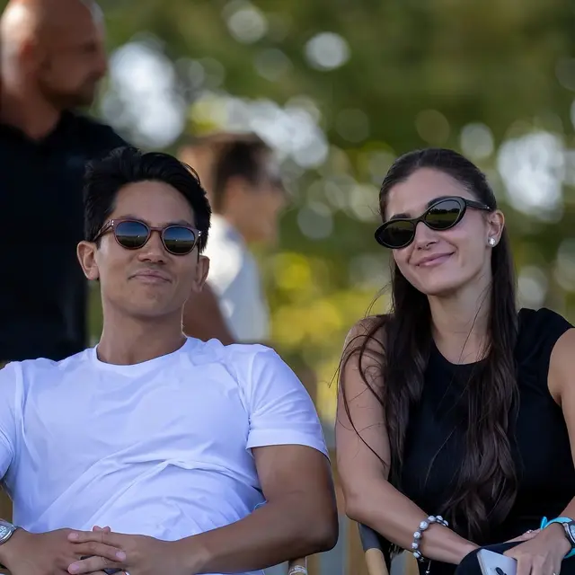 Gaya Simple Anisha Rosnah Nonton Pangeran Mateen Main Polo, Selalu Ditemani Jam Tangan Ratusan Juta