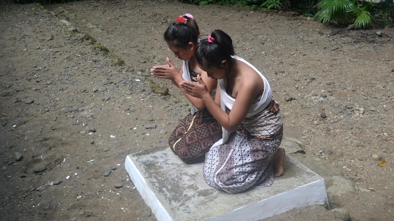 Ilustrasi - Penghayat kepercayaan dan penganut Kejawen menggelar ritual Punggahan di Panembahan Bonokeling, Banyumas. (Foto: Liputan6.com/Muhamad Ridlo)