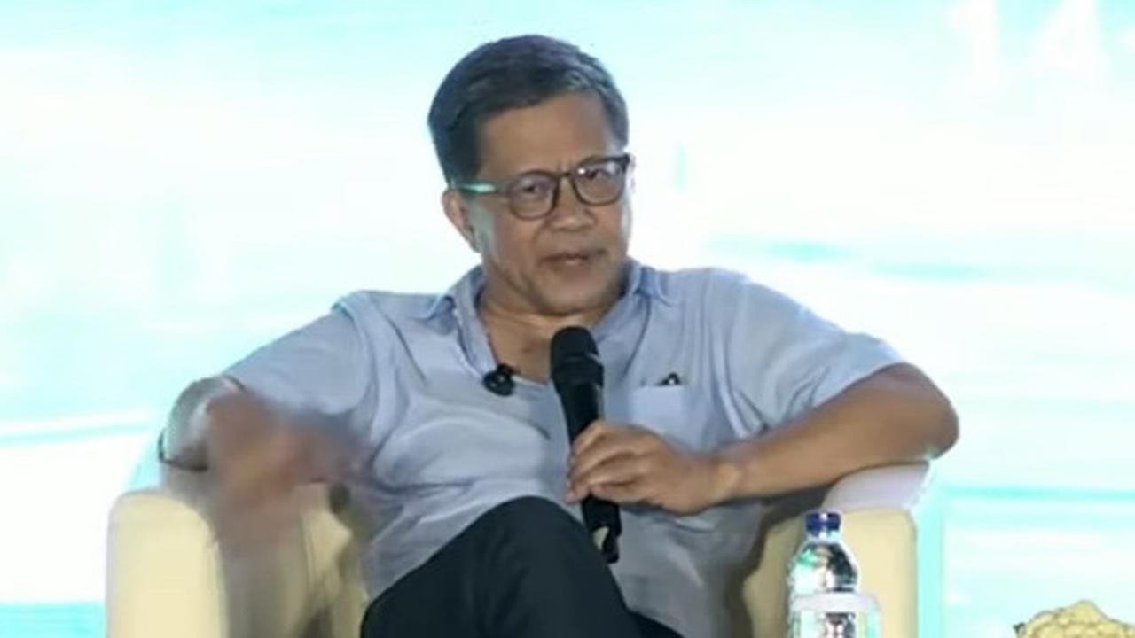 VIDEO: Menohok! Rocky Gerung Sindir Gempa Bumi Politik Geng Solo Usai Tom Lembong & Hasto Bebas