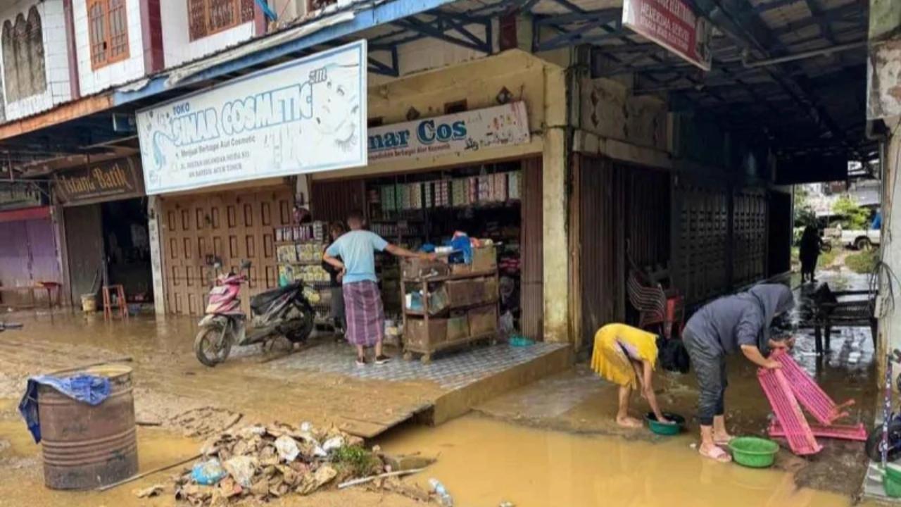 Wook Group Salurkan Donasi Ratusan Juta Rupiah untuk Korban Banjir Sumatra