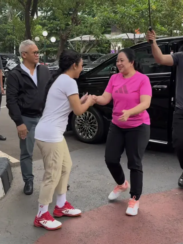 Potret Krisdayanti tanding Badminton, sumber Instagram: @krisdayantilemos