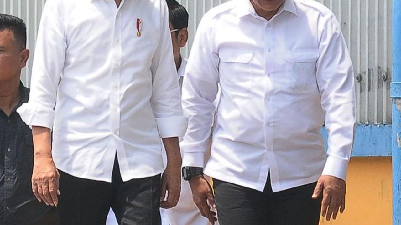 Oleh sebab itu, kata Jokowi, pemerintah memulai pemberian bantuan pangan beras ke masyarakat mencapai 210.000 ton.