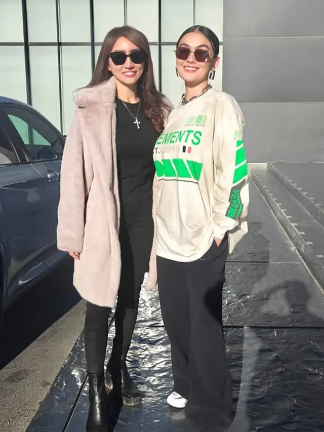6 Potret Agnez Mo Rayakan Tahun Baru di Las Vegas, Reuni Bareng Okan Kornelius