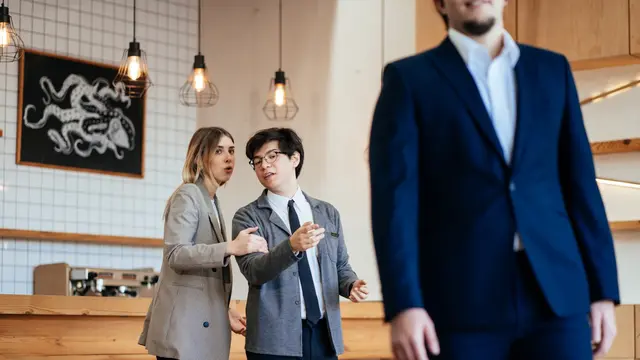 Ilustrasi rekan kerja yang toxic