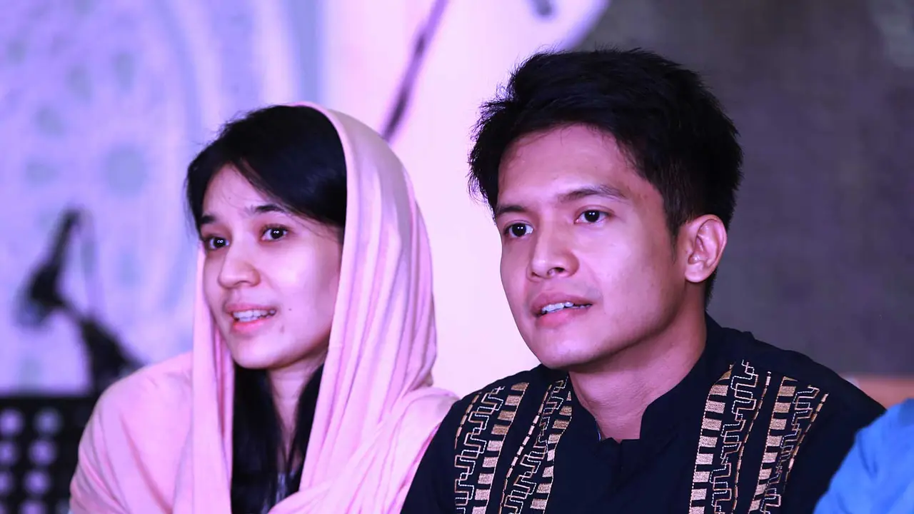 [Bintang] Dhini Aminarti dan Dimas Seto