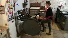 Produk cetak bergayavintage kembali populer, baik di kalangan warga maupun pelaku bisnis di Amerika Serikat. VOA