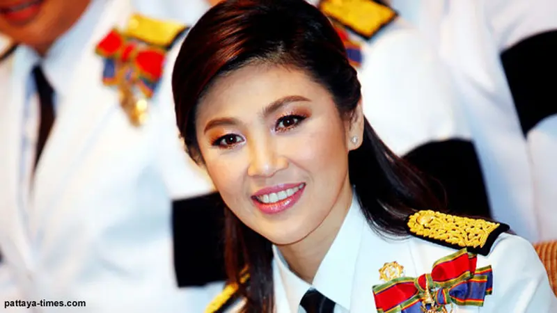 pm-thailand-yingluck-shinawatra-131112b.