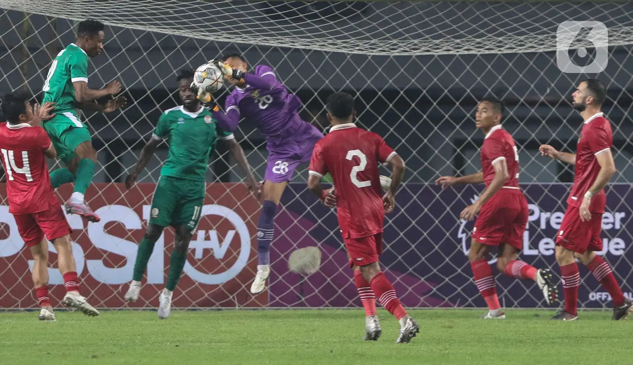Pada laga FIFA Matchday melawan Burundi, Pelatih Shin Tae Yong menurunkan dua pilar andalannnya, Elkan Baggot dan Jordi Amat. (Liputan6.com/Herman Zakharia)