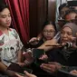 Ketua PDIP Solo yang juga Wali Kota Solo FX Hadi Rudyatmo didampingi Gibran Rakabuming Raka.(Liputan6.com/Fajar Abrori)