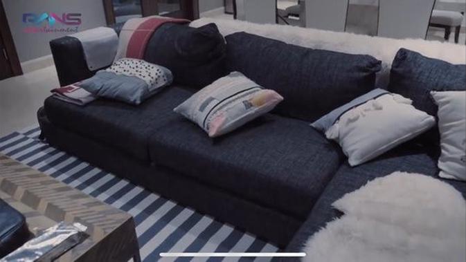 Rumah Zaskia Sungkar dan Irwansyah. (Youtube Rans Entertainment)