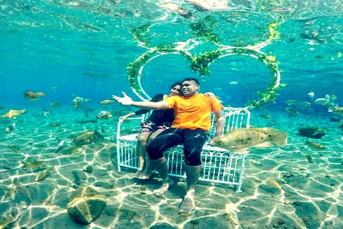 Jajal Umbul Ponggok, dari Menyelam sampai Berpose di Dalam Air