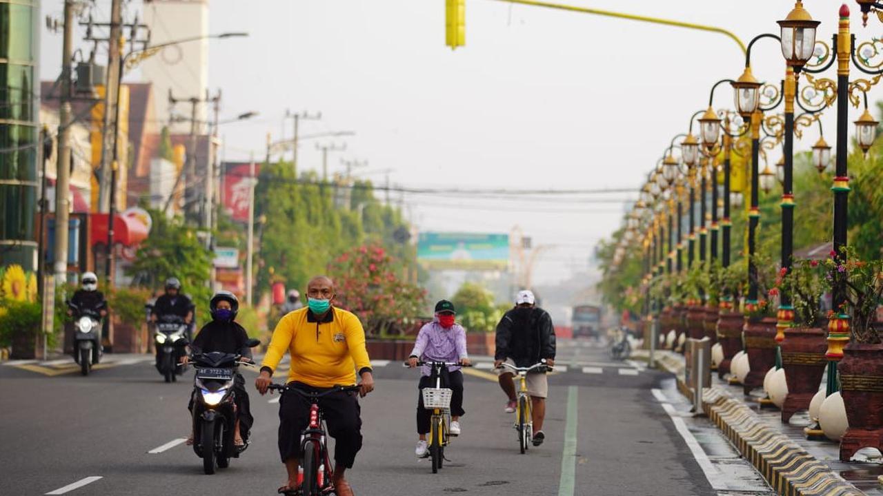 Bangunan yang selama ini menjadi magnet dunia di sejumlah negara diduplikasi di Kota Madiun. Sebuah kawasan sepanjang sekitar 1 Km disulap menjadi kumpulan miniatur ikon beberapa negara di dunia.