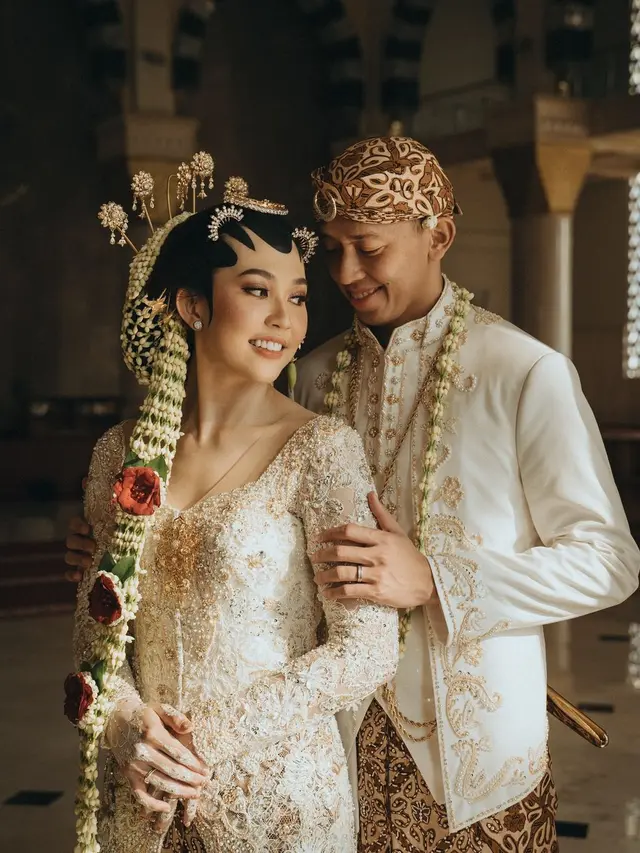 6 Potret Pernikahan Pebulutangkis Rian Ardianto,