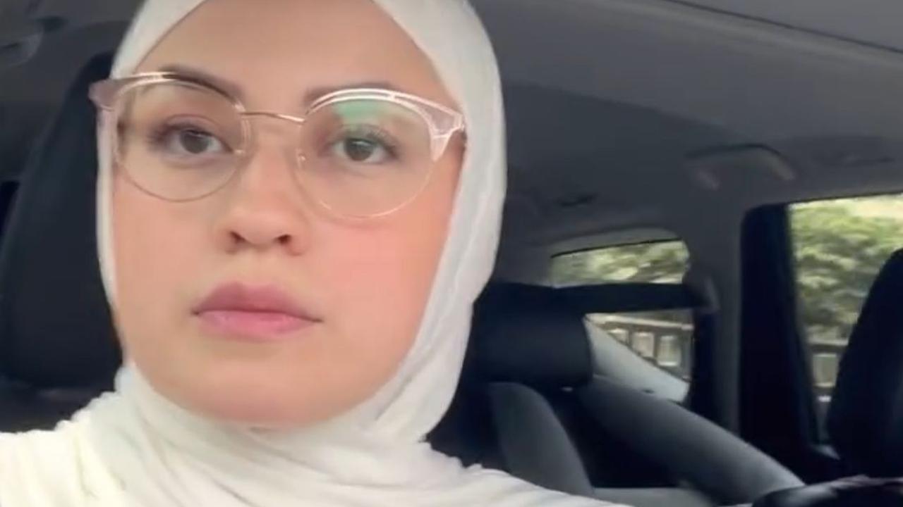Potret Kimberly Ryder Tampil Berhijab, Pesonanya yang Sederhana Mencuri Perhatian