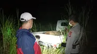 Kawanan pencuri kayu di hutan Paliyan tersebut meninggalkan sebuah mobil pick-up AB 8694 DU, 2 buah gergaji mesin 6 potongan pohon kayu sonobrit serta sebuah terpal berwarna biru. Polisi kini berusaha memburu tiga orang anggota kawanan pencuri tersebut.