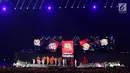 Pendiri Alibaba Group Jack Ma menyemarakkan Upacara Penutupan Asian Games 2018 di Stadion Utama Gelora Bung Karno, Jakarta, Minggu (2/9). Jack Mamemperkenalkan kota Hangzhou sebagai lokasi penyelenggaraan Asian Games 2022 (Liputan6.com/Helmi Fithriansyah)