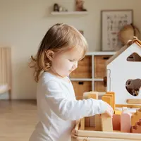 Melatih kemandirian anak merupakan bagian penting dalam proses tumbuh kembang mereka (Sumber: Pexels.com)
