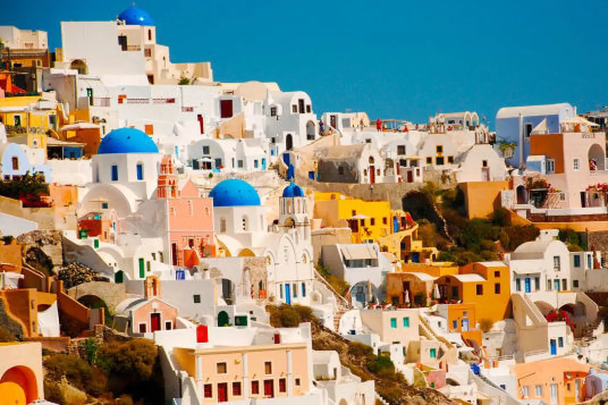 Santorini mencetak poin teratas untuk kecantikan pulaunya.