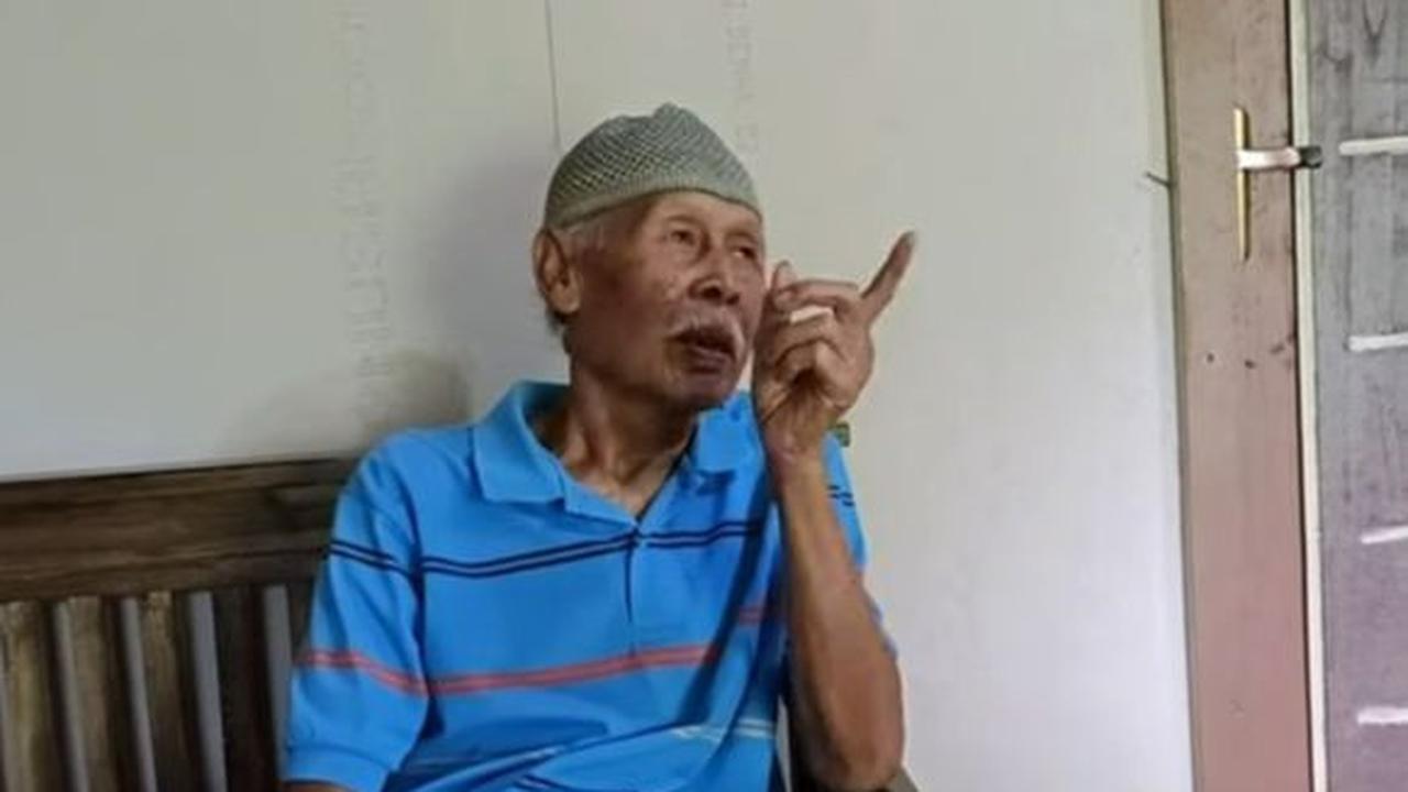 Dalam video, purnawirawan TNI yang akrab disapa Abah itu menyebut sudah tinggal di daerah tersebut sejak tahun 1975.
