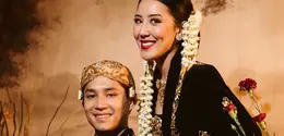 Teuku Rassya Bersama Calon Istri saat Prewedding dengan konsep Jawa. [@teukurassya]