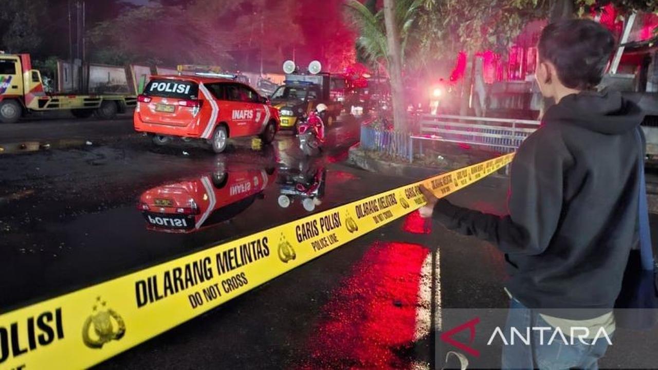 Misteri Percikan Api: Polres Cianjur Dalami Penyebab Kebakaran Truk Tangki BBM yang Hanguskan 9 Bangunan dan 7 Kendaraan