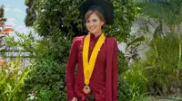 Tips Menjahitkan Kebaya Wisuda Simple Tapi Mewah dan Ramah Kantong