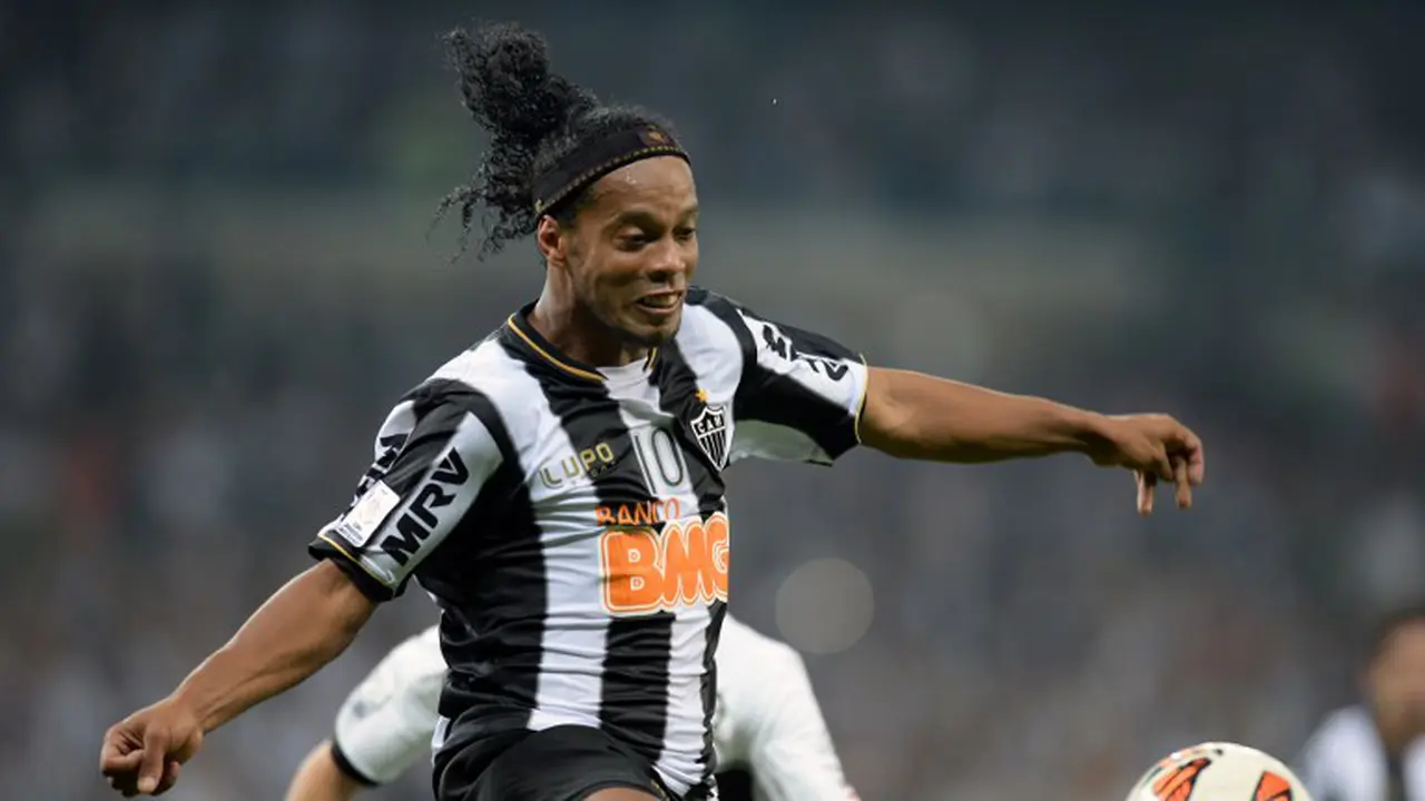 Klub Amatir Inggris Ingin Rekrut Ronaldinho