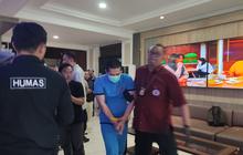 Pria di Bandung Ditangkap, Bikin Grup Tutorial Pembuatan Bom hingga Senjata Api