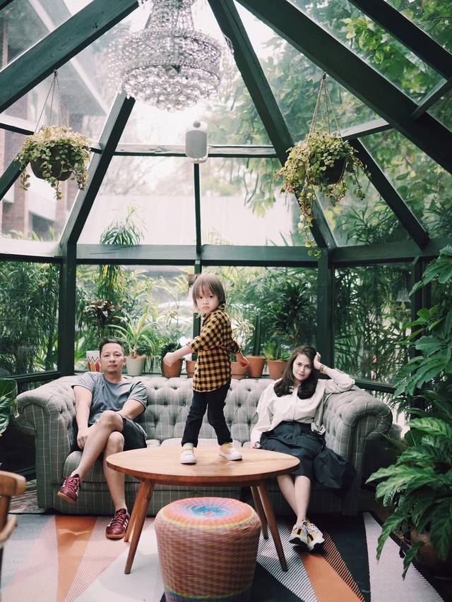 [Fimela] Keluarga Ringgo Agus Rahman dan Sabai Morshcheck