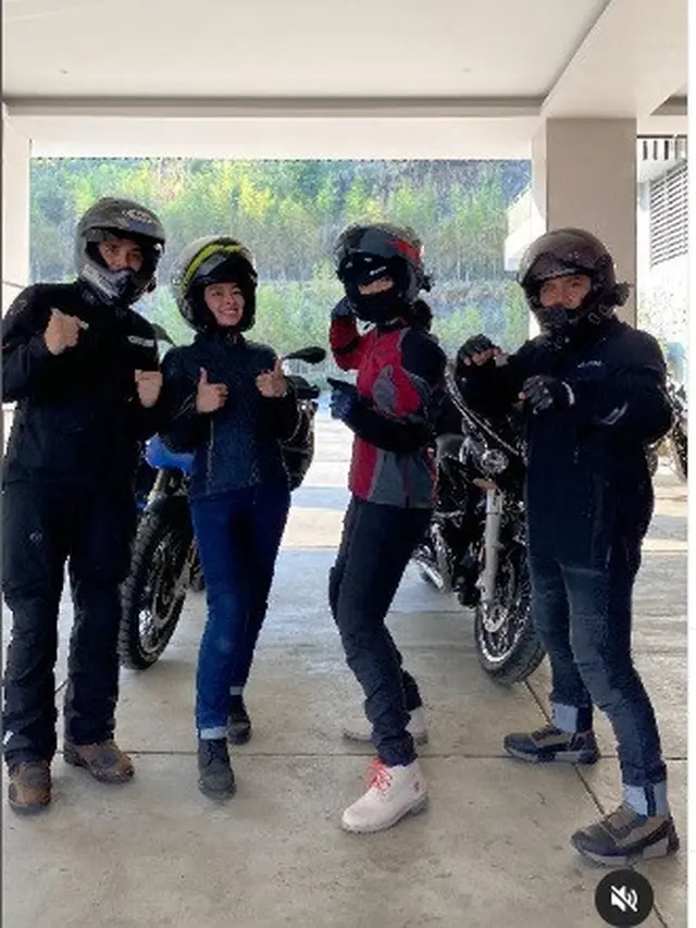 Judika dan Duma Riris touring di NTB bareng Rionaldo Stokhorst serta istri (Foto: instagram jud1ka)