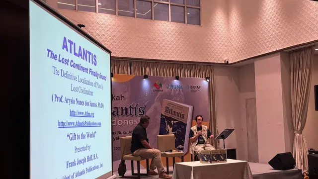 Kupas Tuntas Buku Atlantis, Benarkah Lokasinya di Indonesia?. (Dok: Liputan6.com/dyah pamela)