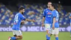 Striker Napoli, Lorenzo Insigne (kiri) melakukan selebrasi usai mencetak gol kelima timnya ke gawang Udinese dalam laga lanjutan Liga Italia 2020/2021 pekan ke-36 di Diego Armando Maradona Stadium, Naples, Selasa (11/5/2021). Napoli menang 5-1 atas Udinese. (LaPresse via AP/Fabrizio Corradetti)