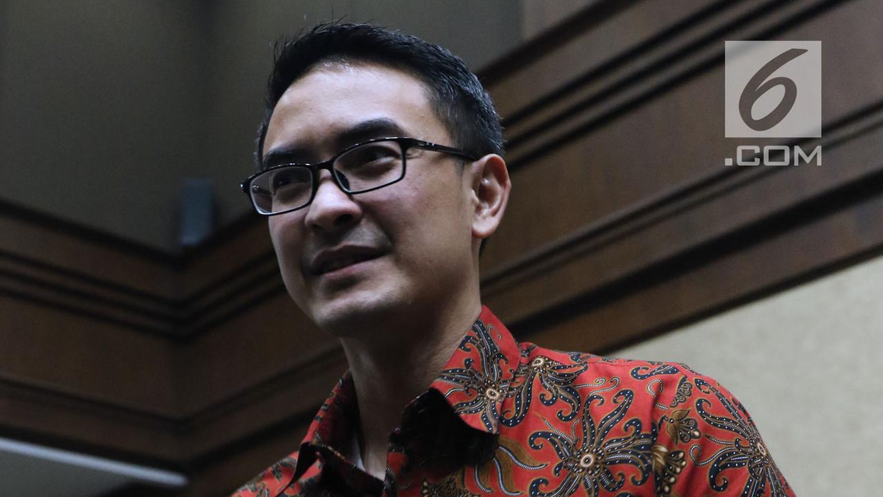 Zumi Zola Bacakan Nota Pembelaan