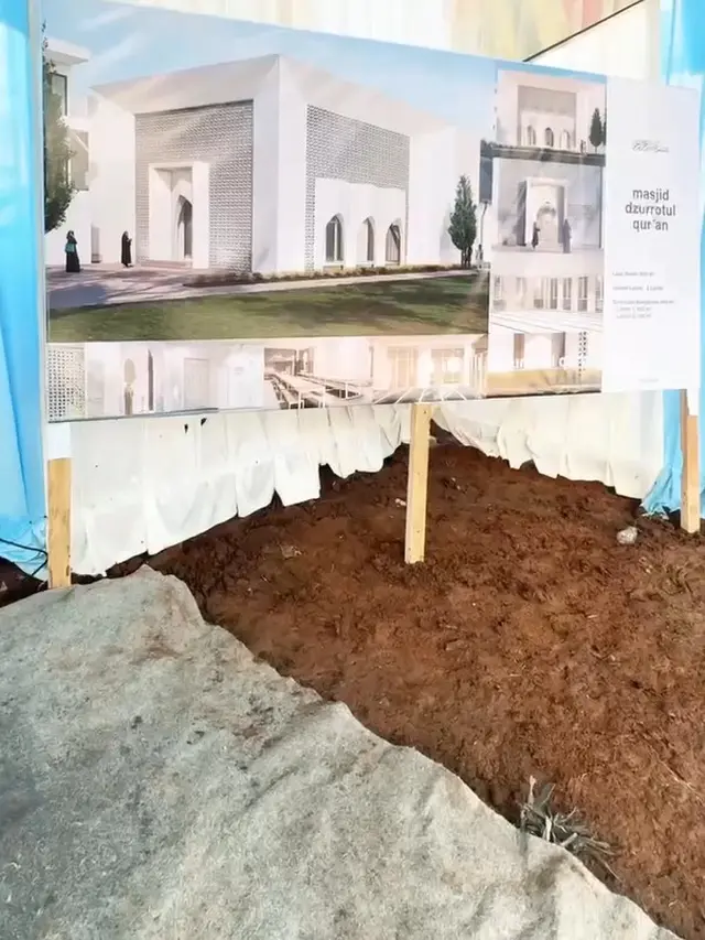 Ivan Gunawan Peletakan Batu Pertama Masjid