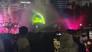 Atraksi Air Mancur di Monas saat Malam Tahun Baru. (Merdeka.com/Nur Habibie)