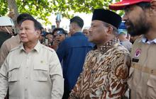 VIDEO: Jerit Tangis Warga Korban Banjir Aceh Bertemu Prabowo "Rumah Saya Diambil Sungai"