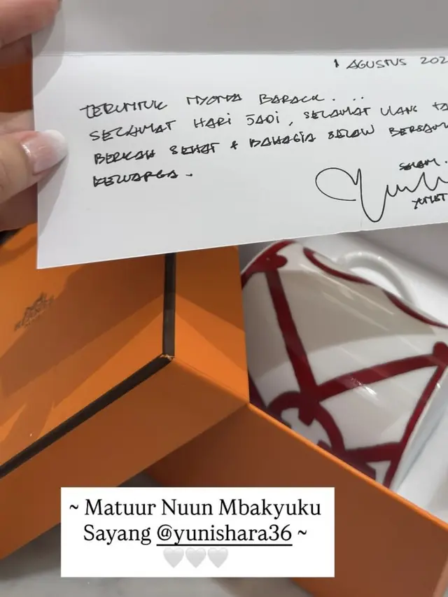 Kado ultah Syahrini ke-45. [IG: @princessyahrini]