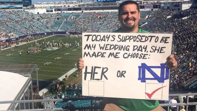 Batal Nikah, Pria Ini Pilih Nonton Sepakbola