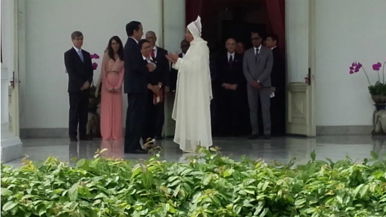 Jokowi Ajak Dubes Baru Berbincang di Beranda